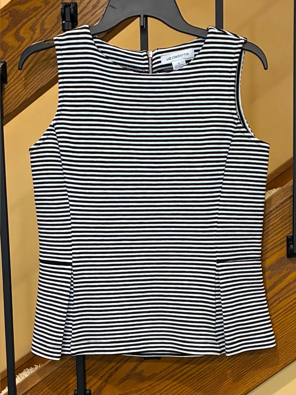 Liz Claiborne blouse Tank peplum Striped Knit Sleeveless black white SZ. Small